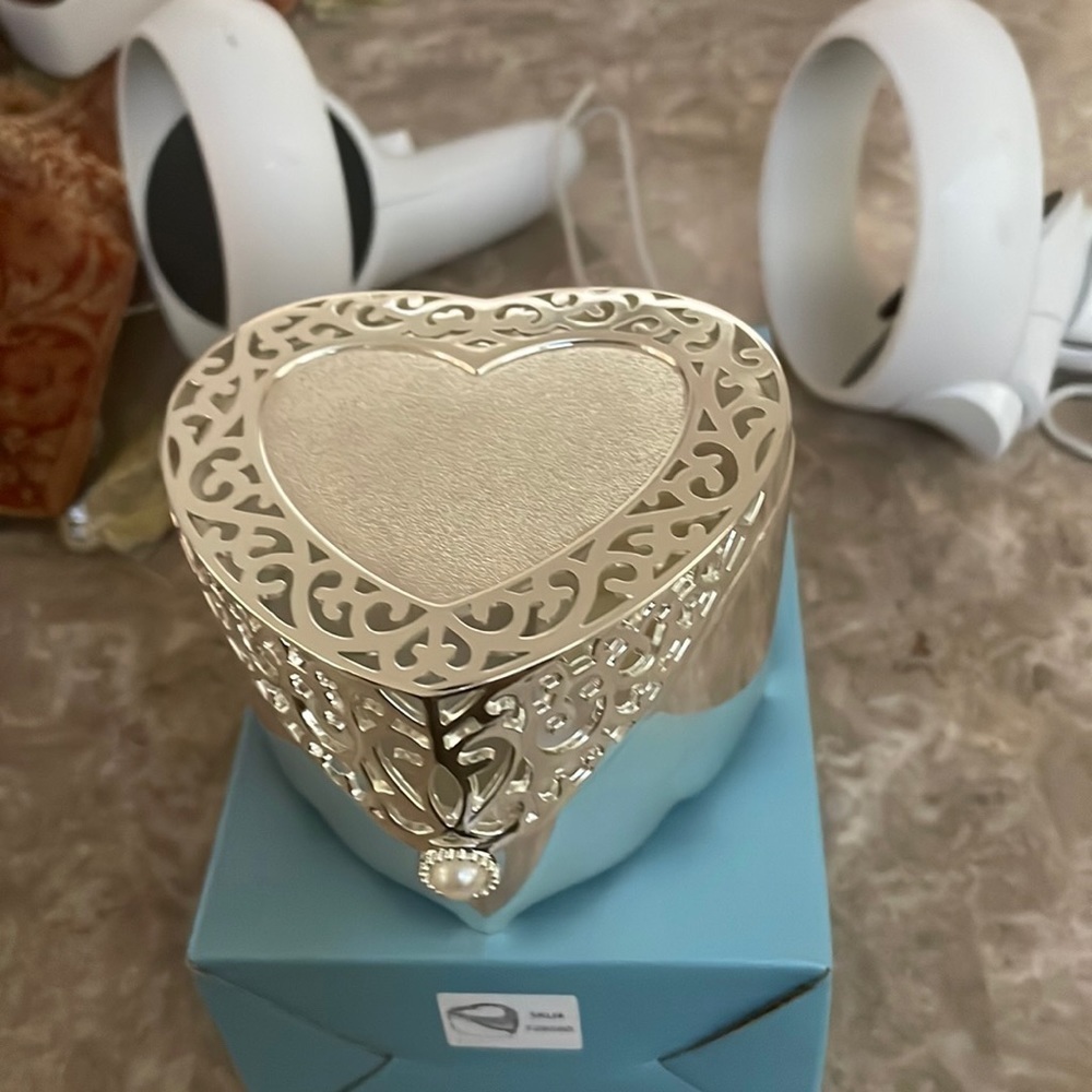 - Things remembered jewelry box